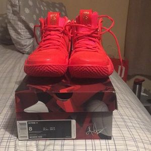 Nike Kyrie 4 red carpet